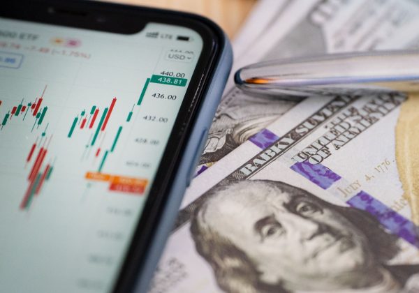 השקעות למתחילים: איך לבנות עתיד פיננסי יציב כבר מתקופת הלימודים?